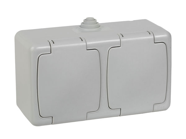 Заземленная розетка с крышкой + Заземленная розетка с крышкой (Yatay) / 40504005